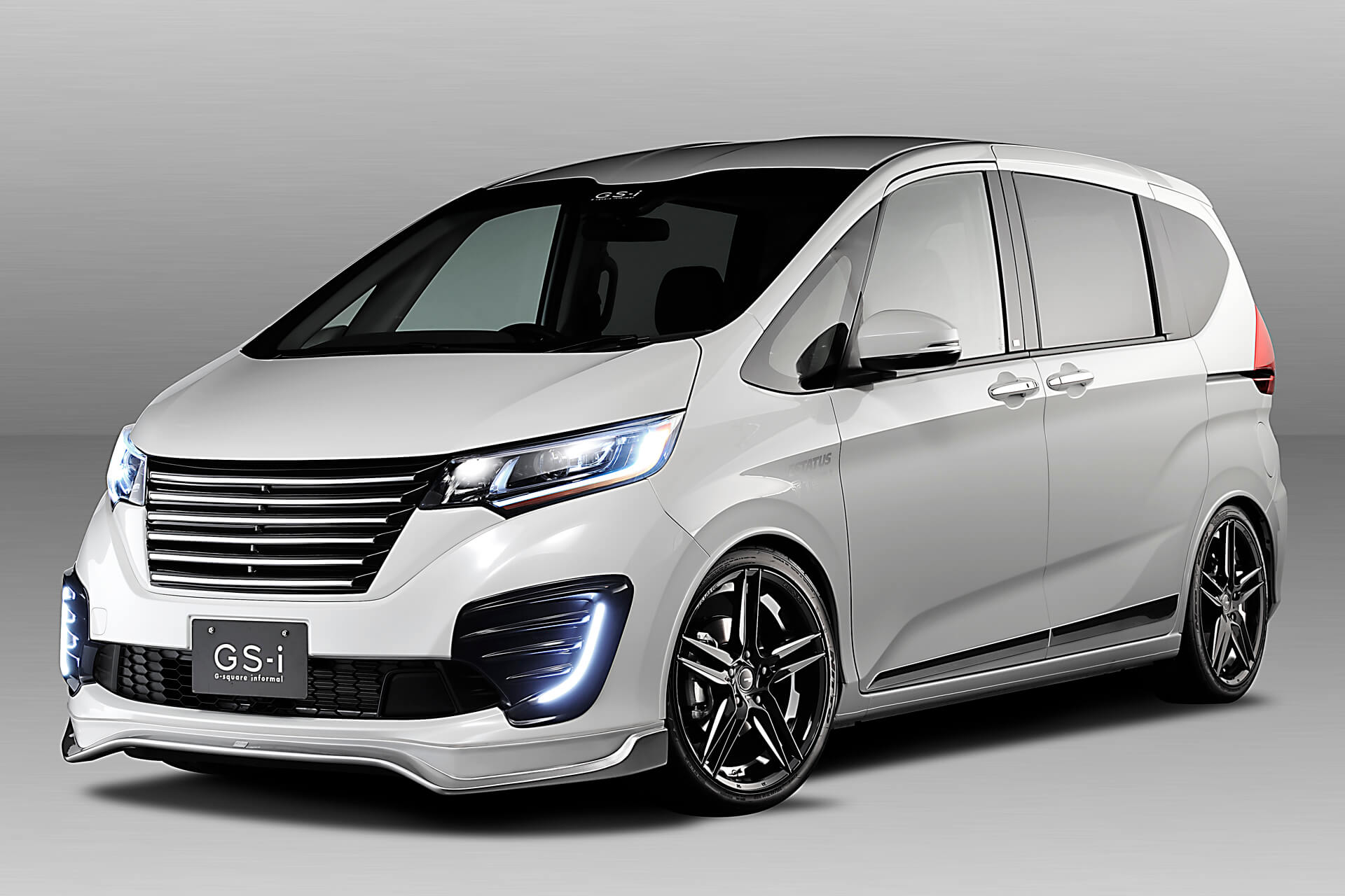 フリードプラス FREED／FREED＋」CROSSTARに特別仕様車「BLACK STYLE（ブラック